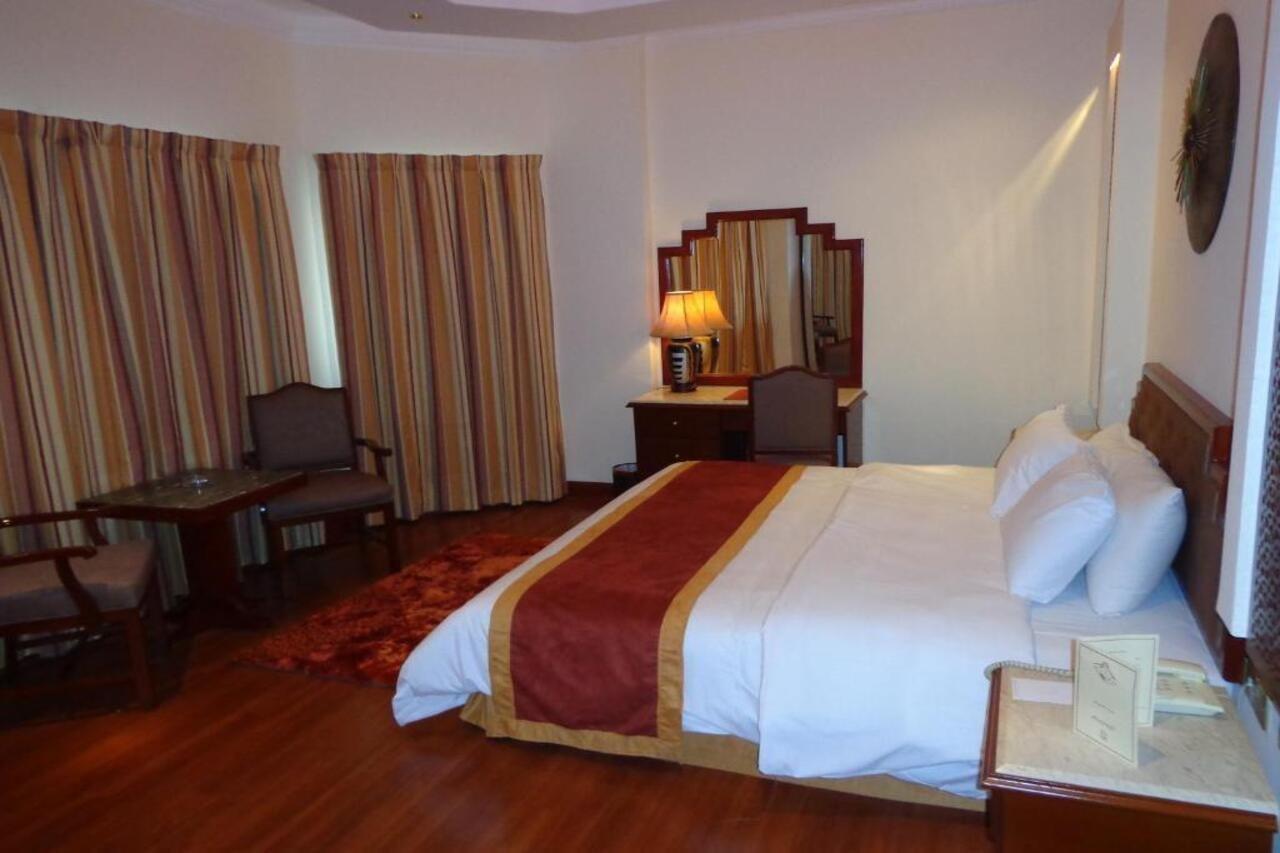 Bahrain Carlton Hotel Manamah Buitenkant foto