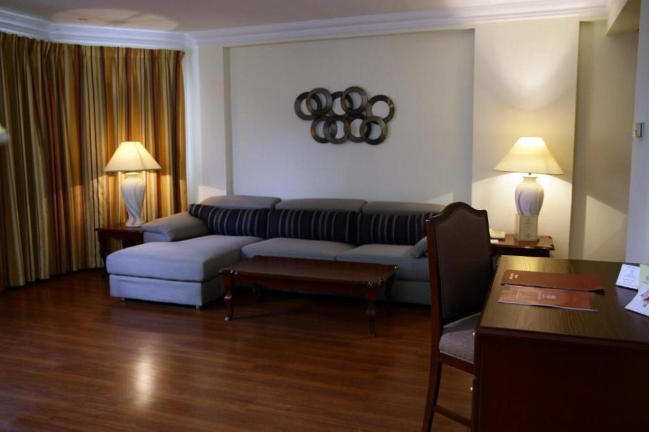Bahrain Carlton Hotel Manamah Buitenkant foto